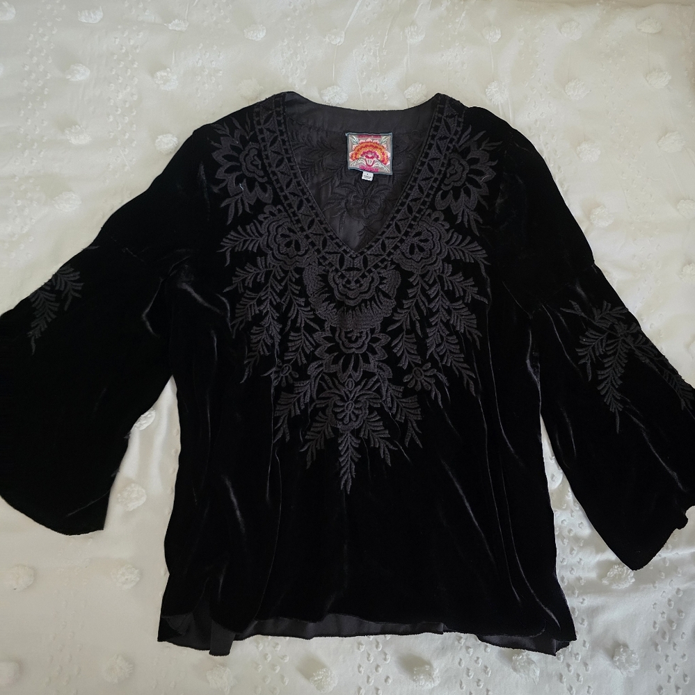 Johnny Was Black Velvet Floral Embroidered Blouse Sz L large